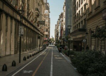 straight street with buildings